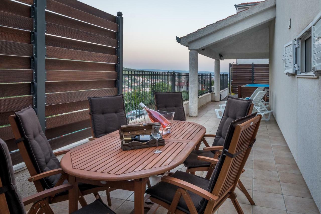 Holiday Home Harmony Žrnovnica Esterno foto