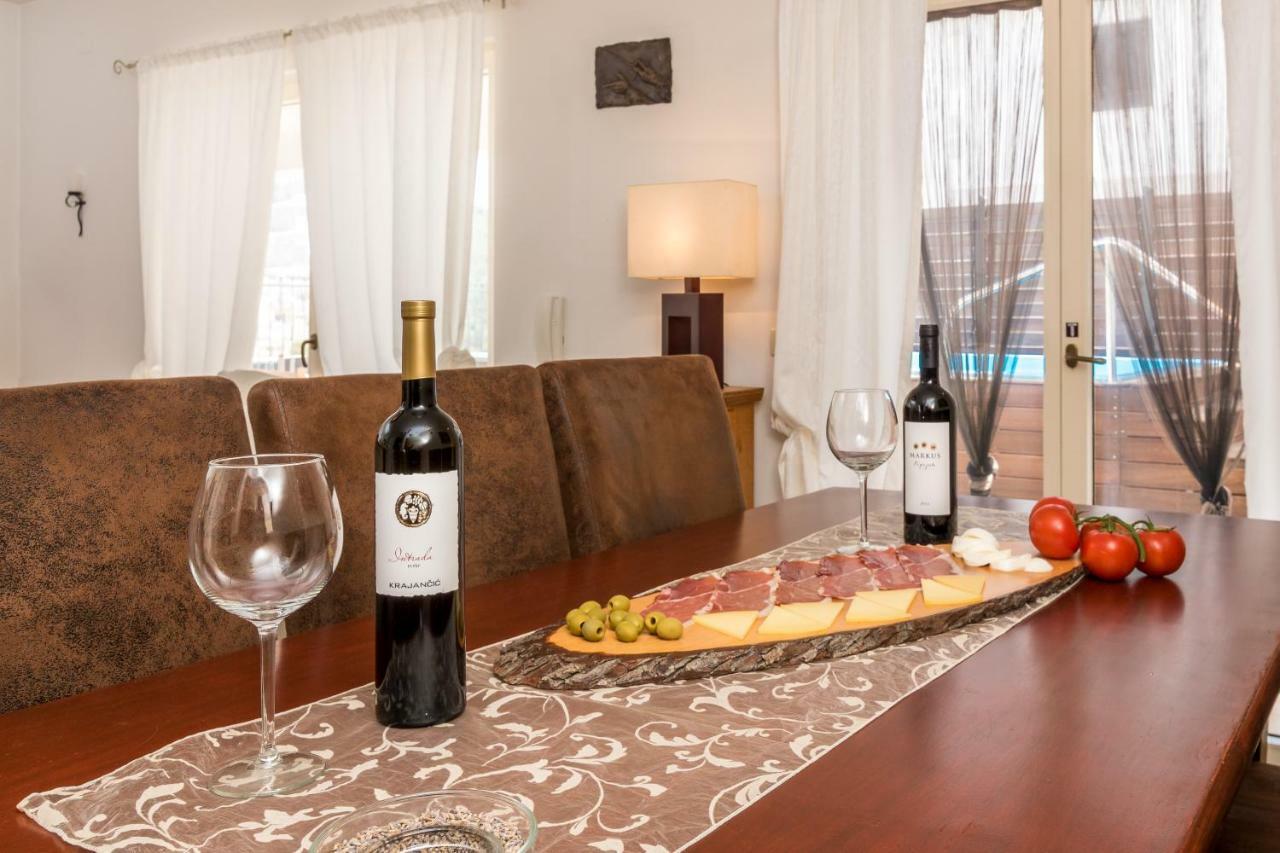 Holiday Home Harmony Žrnovnica Esterno foto