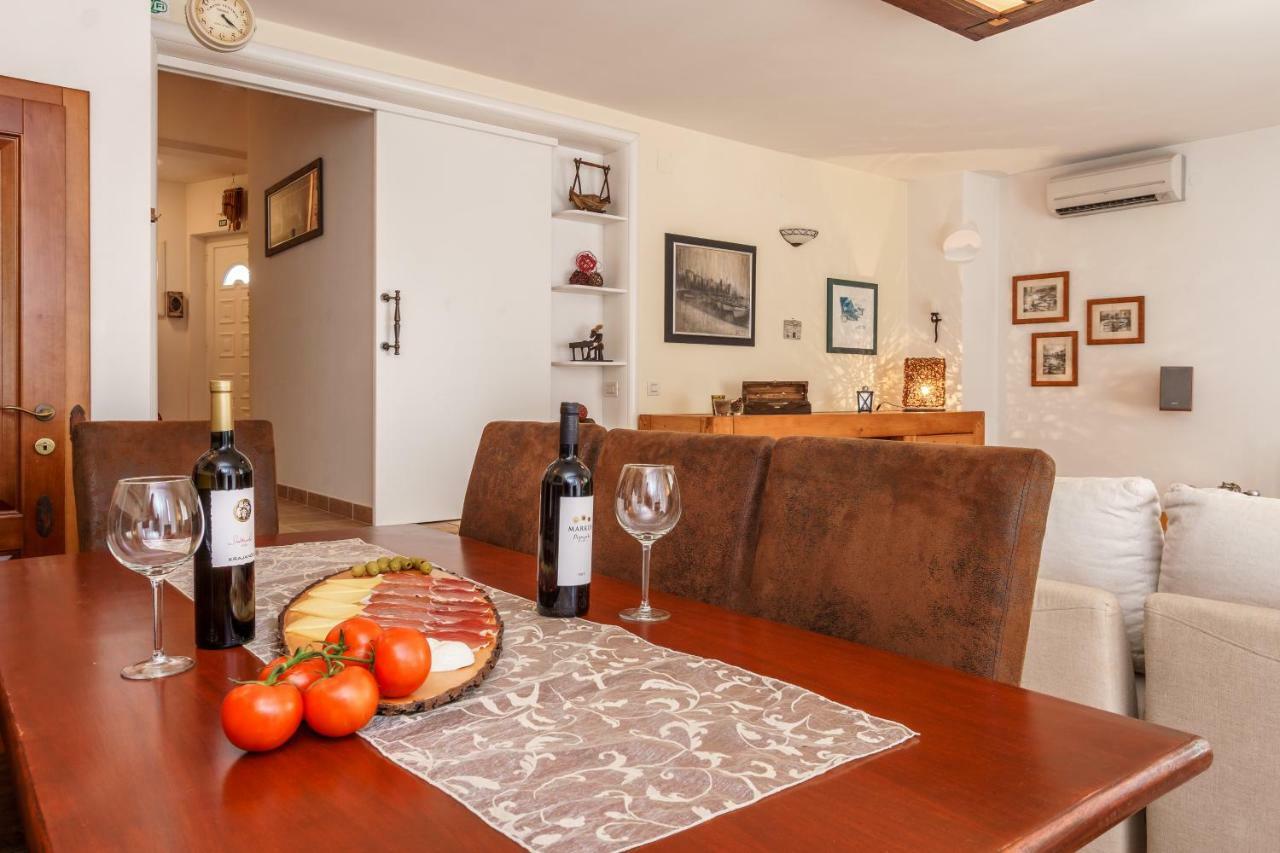 Holiday Home Harmony Žrnovnica Esterno foto