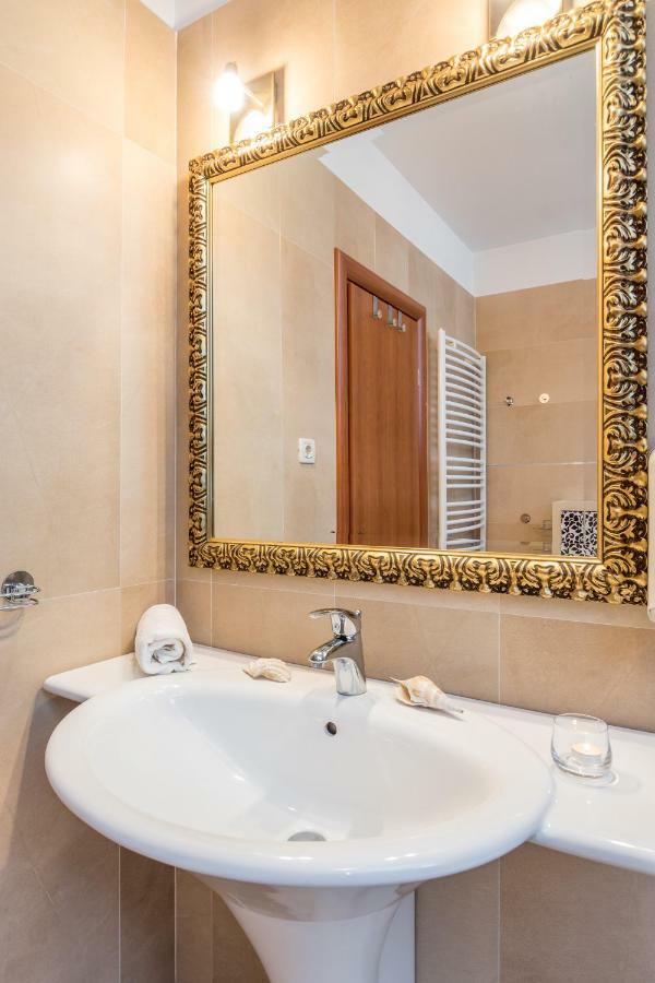 Holiday Home Harmony Žrnovnica Esterno foto