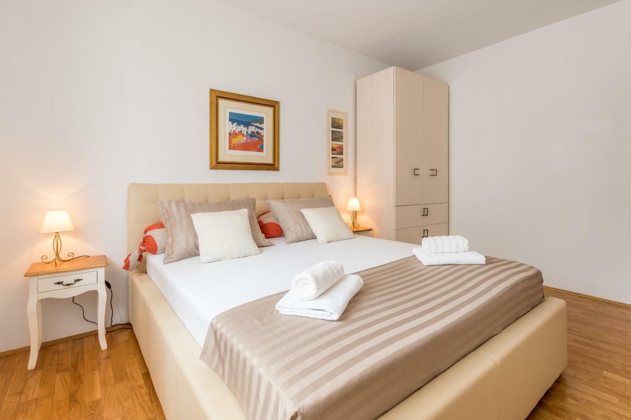 Holiday Home Harmony Žrnovnica Esterno foto