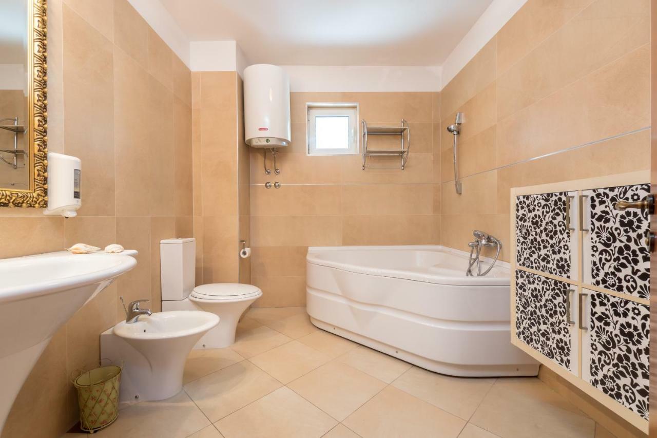 Holiday Home Harmony Žrnovnica Esterno foto